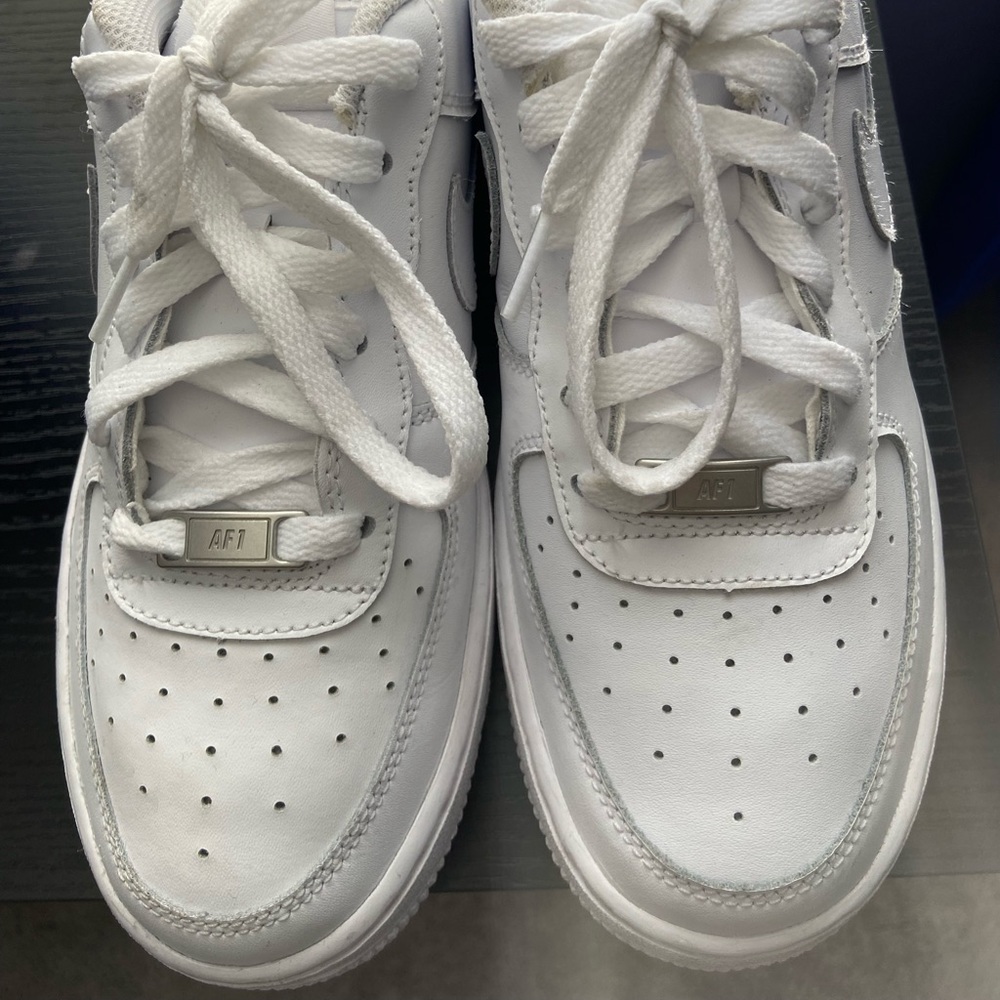 White air force one grade school 7Y great condition